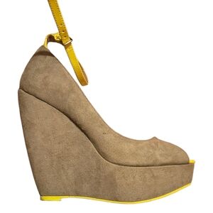 🌟Grey Suede Wedge Shoes with Yellow/Chatreuse Accents